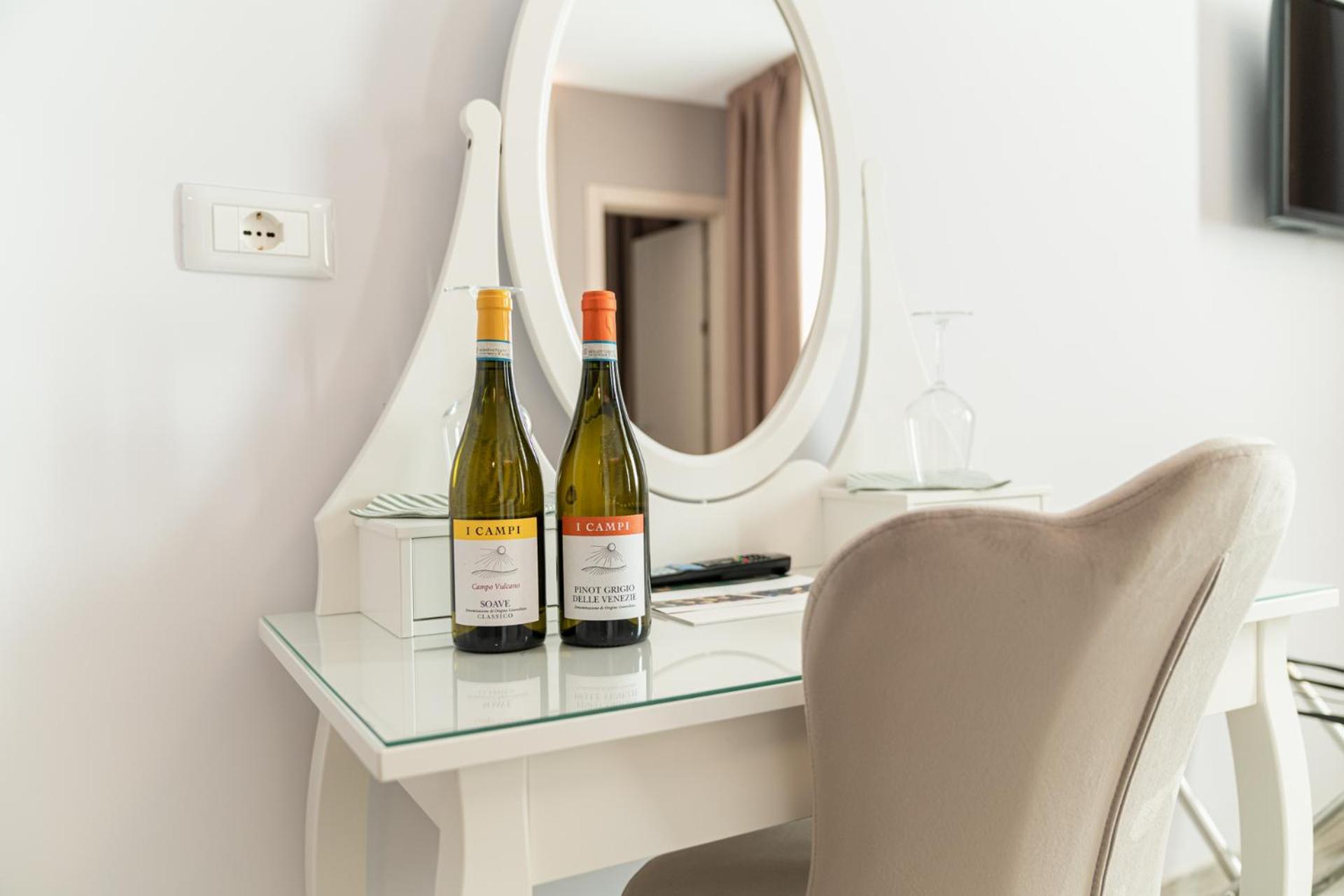 I Campi Wine Relais Hotel Ronchi  Bagian luar foto